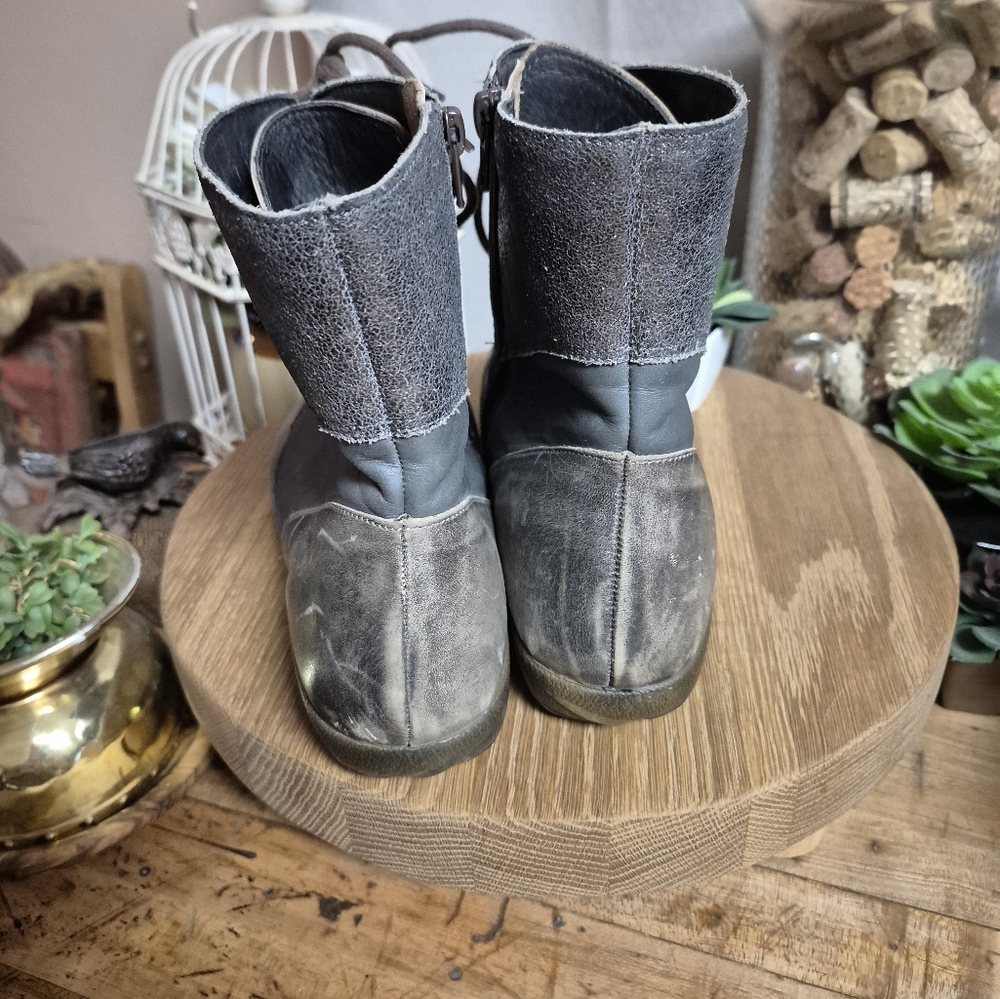 Naot Atopa Women's Size 10 (41) Volcanic Gray/Seal Brown Hash Suede LaceUp Boots - Picture 8 of 16